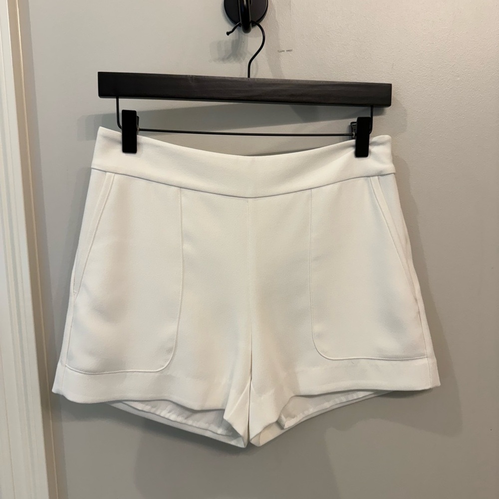 Marie Oliver Elegant Cream Mid Rise Shorts